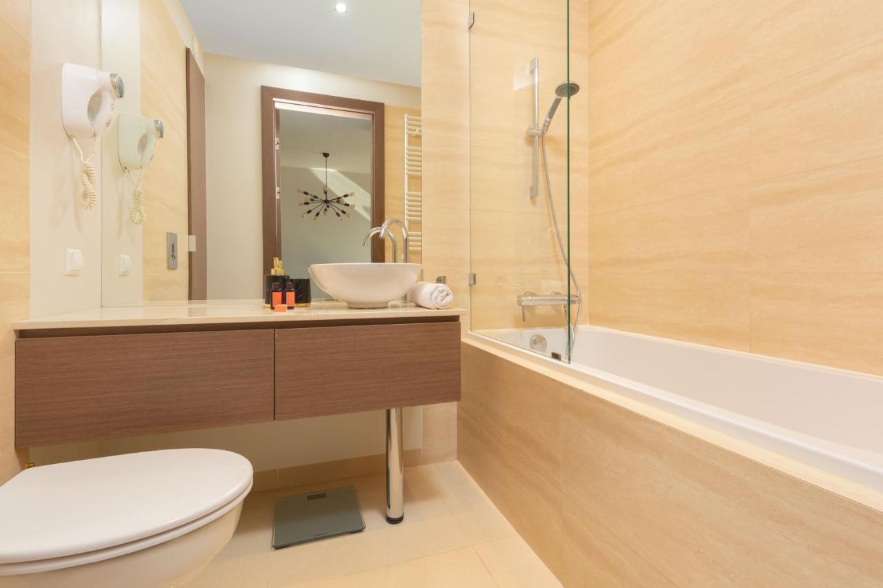 Platinum Towers Apartment With Parking By Renters Prestige Warschau Buitenkant foto