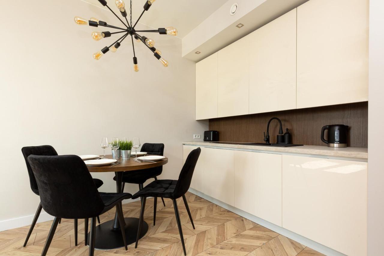Platinum Towers Apartment With Parking By Renters Prestige Warschau Buitenkant foto