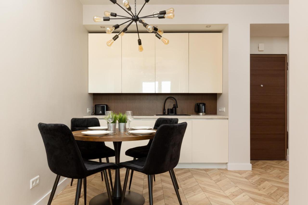 Platinum Towers Apartment With Parking By Renters Prestige Warschau Buitenkant foto